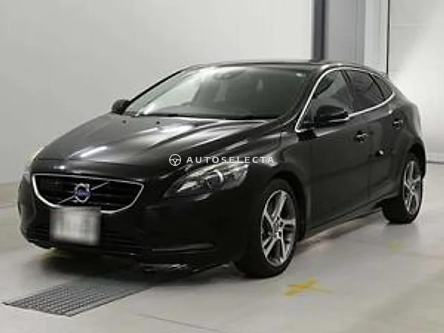 Volvo V40 2015, auction grade 4