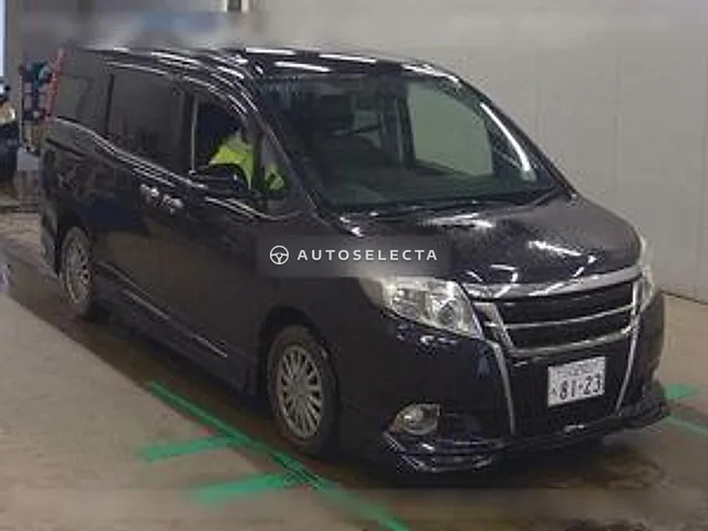 Toyota Esquire 2015, auction grade 3.5