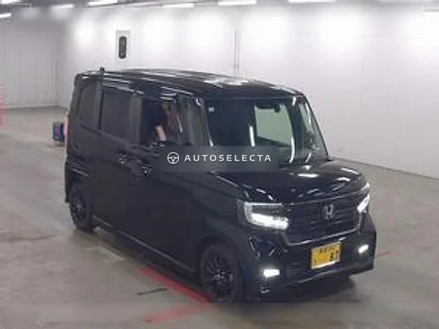 Honda N-BOX Custom 2022, auction grade 3.5