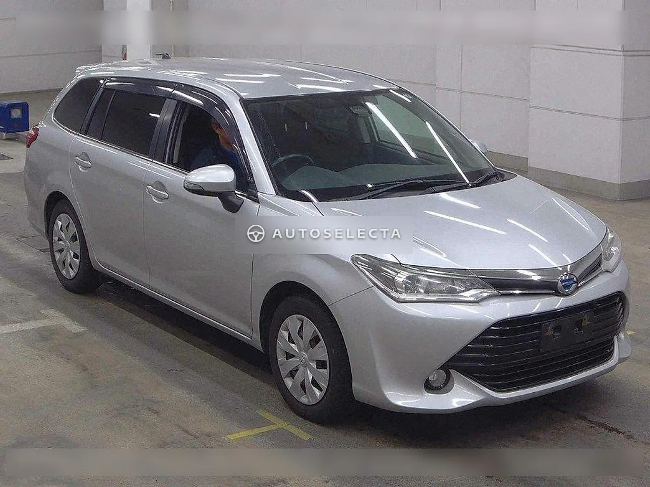 Toyota Corolla Fielder 2015, photo 1 of 1
