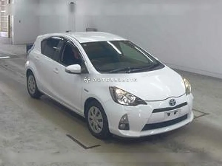 Toyota Aqua 2012, photo 1 of 1