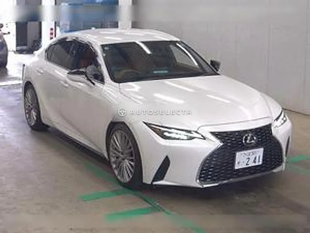 Lexus IS 2025, auction grade 5