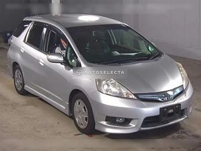 Honda Fit Shuttle Hybrid 2012, auction grade 3.5