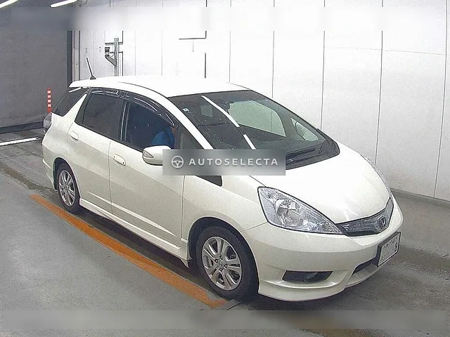 Honda Fit Shuttle Hybrid 2012, auction grade 4
