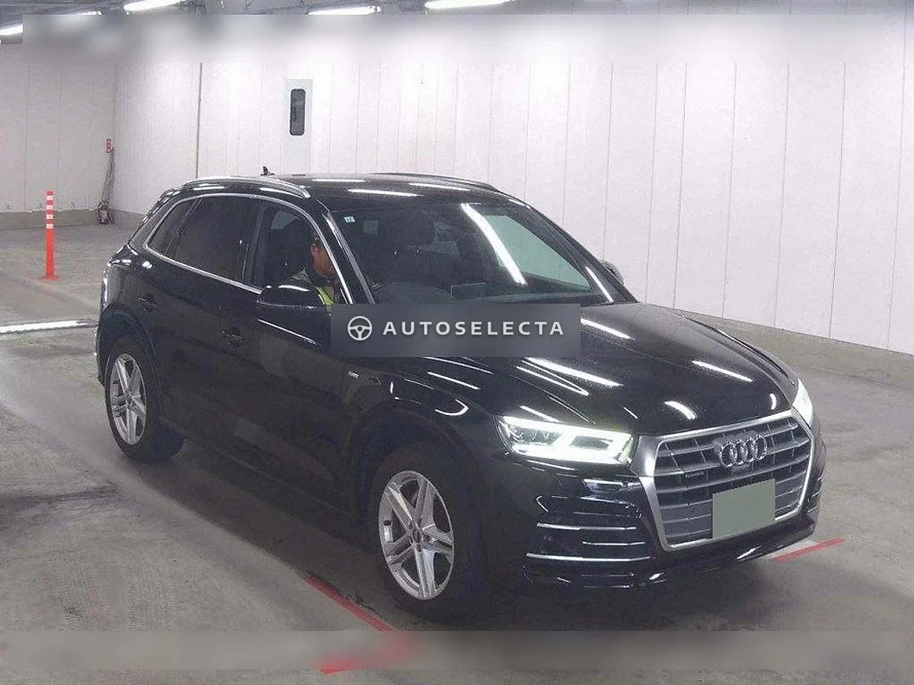Audi Q5 2019, photo 1 of 6