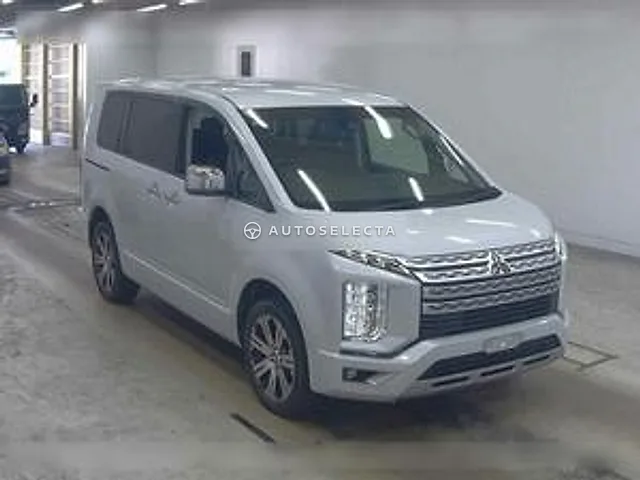 Mitsubishi Delica D:5 2022, auction grade 4