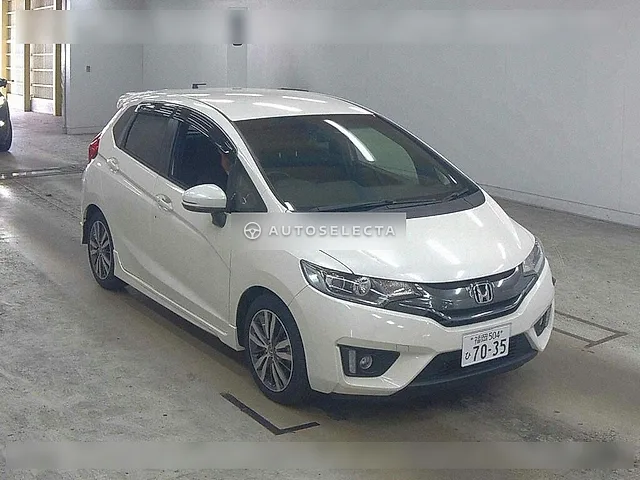 Honda Fit Hybrid 2014, auction grade 4