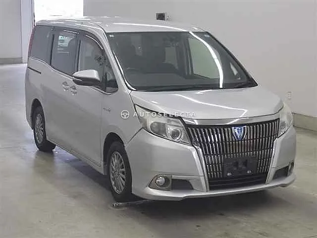 Toyota Esquire 2015, auction grade R