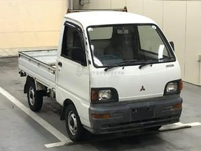 Mitsubishi Minicab 1996, auction grade R