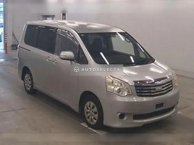 Toyota Noah 2011