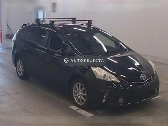 Toyota Prius Alpha 2013, auction grade 3