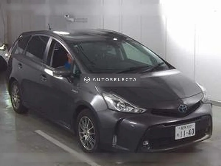 Toyota Prius Alpha 2016, photo 1 of 1