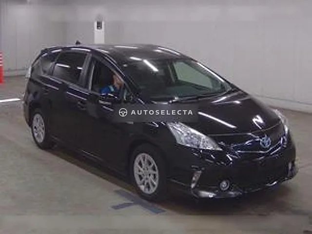 Toyota Prius Alpha 2011, auction grade R