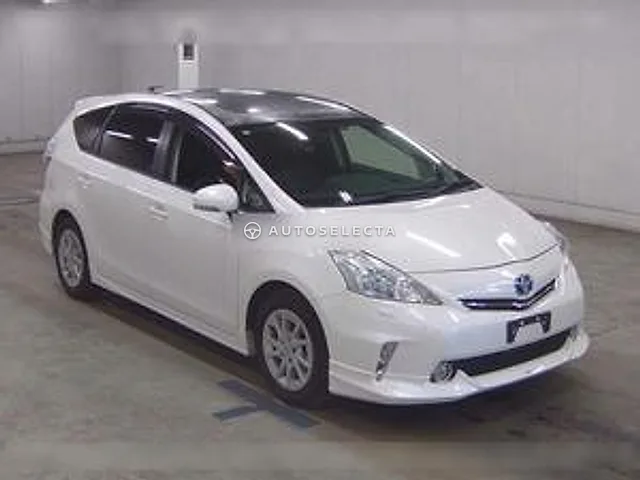 Toyota Prius Alpha 2013, auction grade 3.5