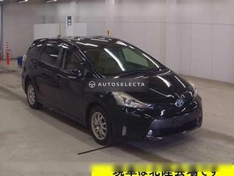 Toyota Prius Alpha 2015, photo 1 of 1