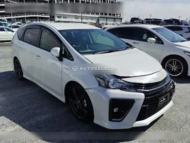 Toyota Prius Alpha 2019