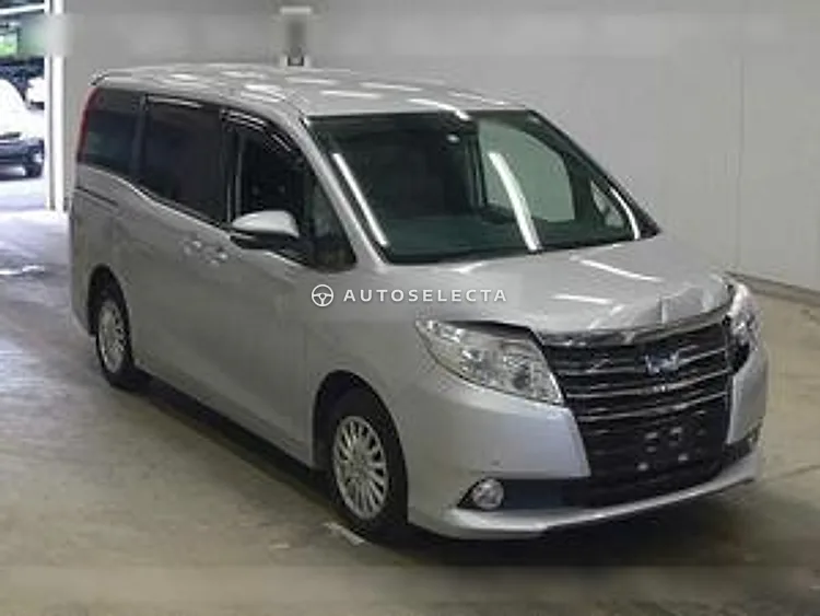 Toyota Noah 2015, photo 1 of 1