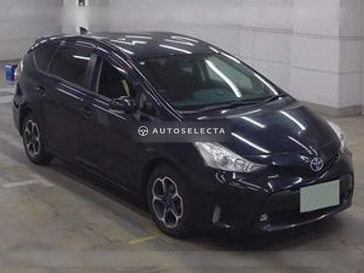Toyota Prius Alpha 2015, photo 1 of 1