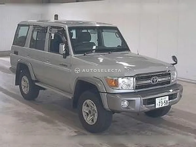 Toyota Land Cruiser 70 2015, auction grade 4.5