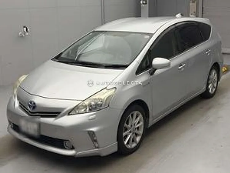 Toyota Prius Alpha 2012, photo 1 of 1