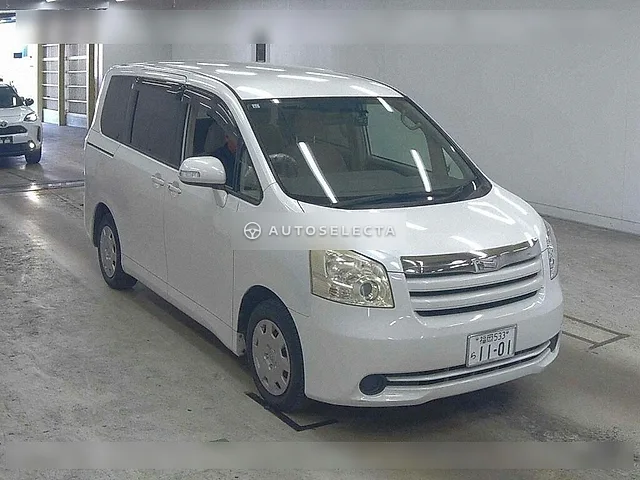 Toyota Noah 2007, auction grade R