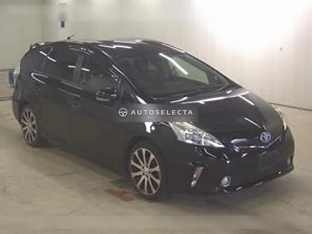 Toyota Prius Alpha 2011, auction grade R