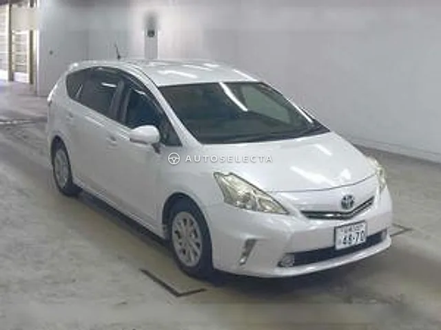 Toyota Prius Alpha 2013, auction grade 3.5