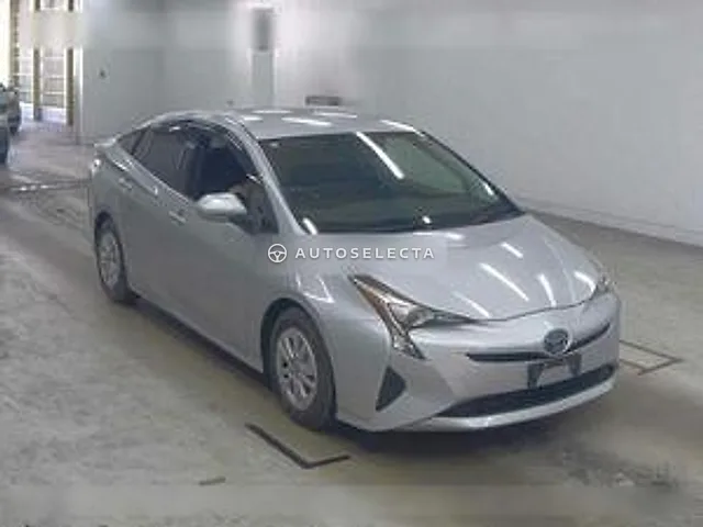 Toyota Prius 2017, auction grade 3.5