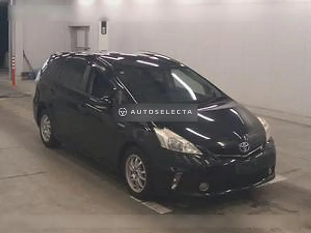 Toyota Prius Alpha 2013, auction grade 3.5