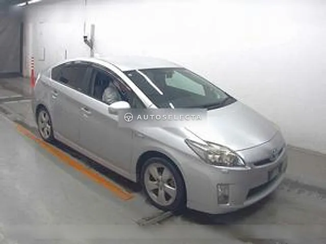 Toyota Prius 2011, auction grade 3.5