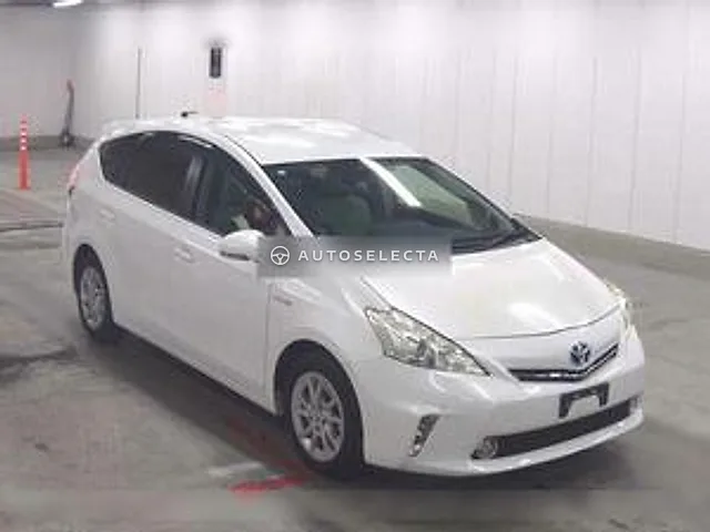 Toyota Prius Alpha 2012, auction grade RA