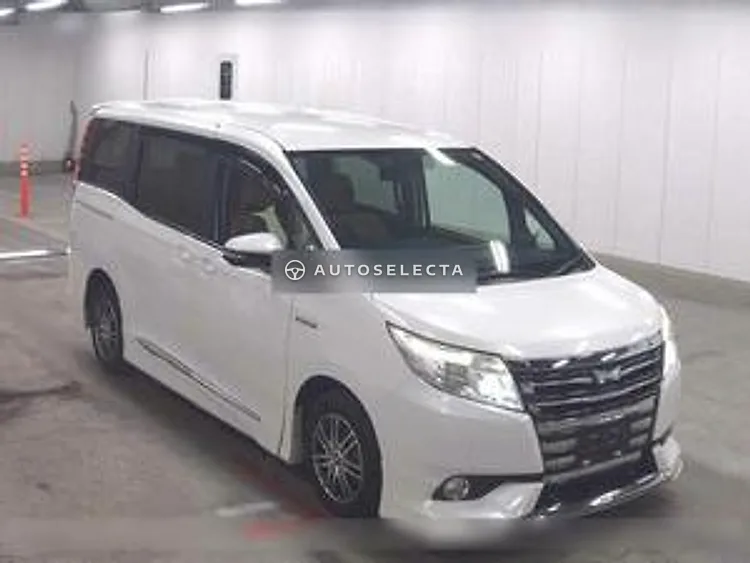 Toyota Noah 2014, photo 1 of 1