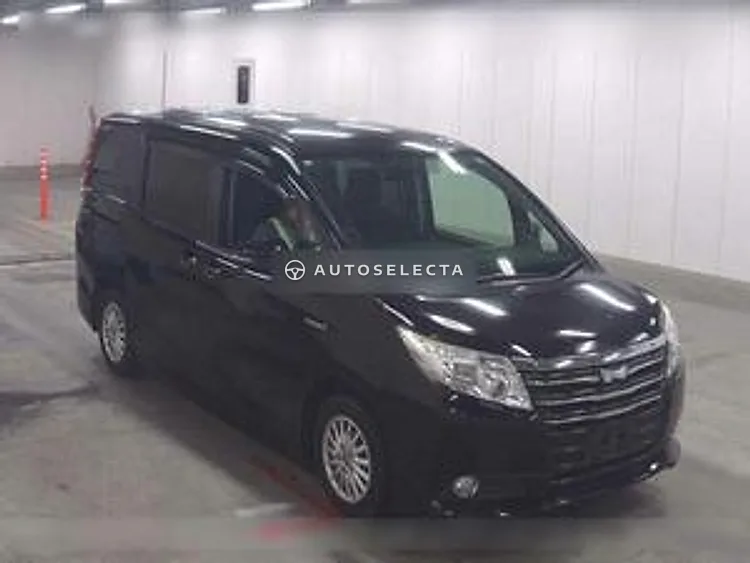 Toyota Noah 2014, photo 1 of 1