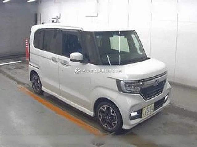 Honda N-BOX Custom 2020, auction grade 4.5