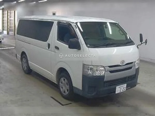 Toyota Hiace Van 2015, auction grade 3.5