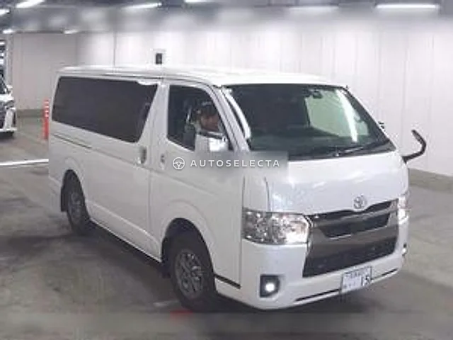 Toyota Hiace Van 2023, auction grade 4.5