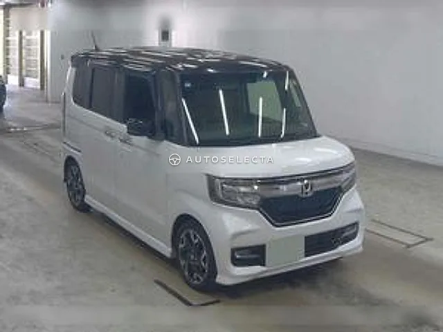 Honda N-BOX Custom 2018, auction grade 4