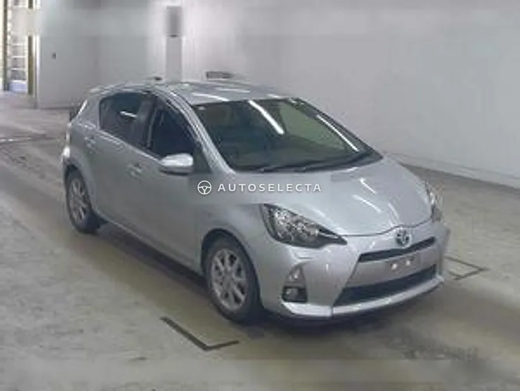Toyota Aqua 2013, photo 1 of 1
