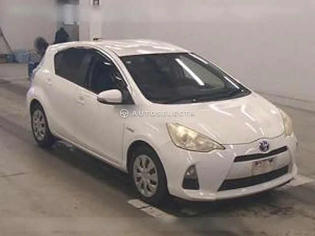Toyota Aqua 2013, auction grade 3.5