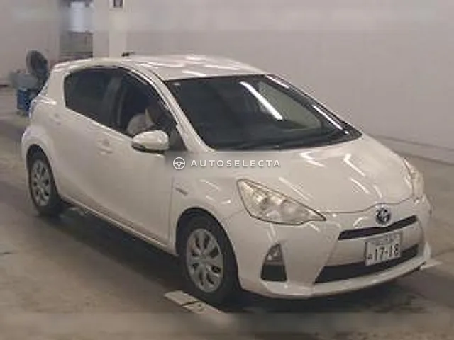 Toyota Aqua 2013, auction grade 4