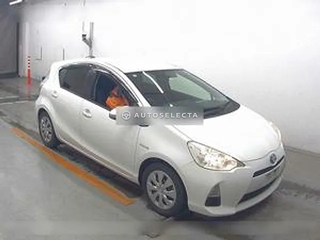 Toyota Aqua 2013, auction grade 4