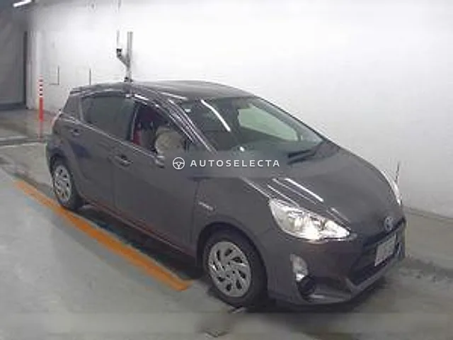 Toyota Aqua 2015, auction grade 3.5