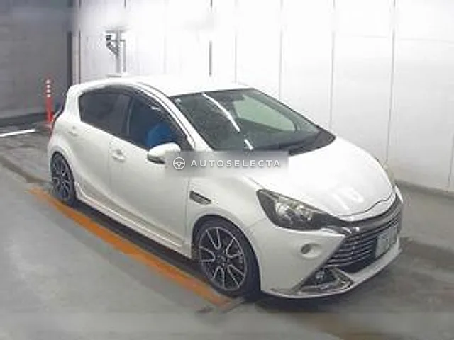 Toyota Aqua 2015, auction grade 3.5