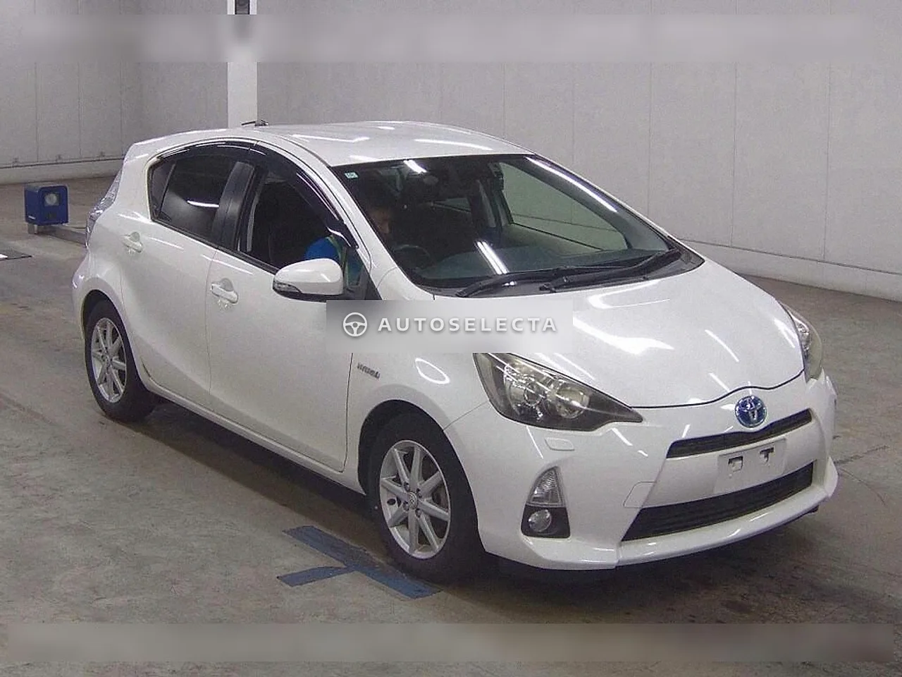 Toyota Aqua 2012, photo 1 of 1