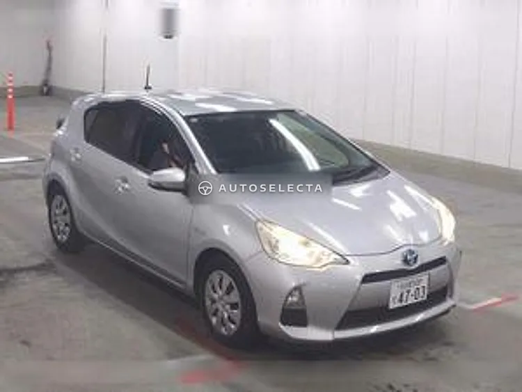 Toyota Aqua 2012, photo 1 of 1