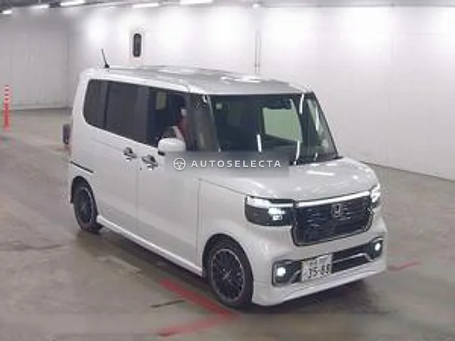 Honda N-BOX Custom 2023, auction grade 4.5
