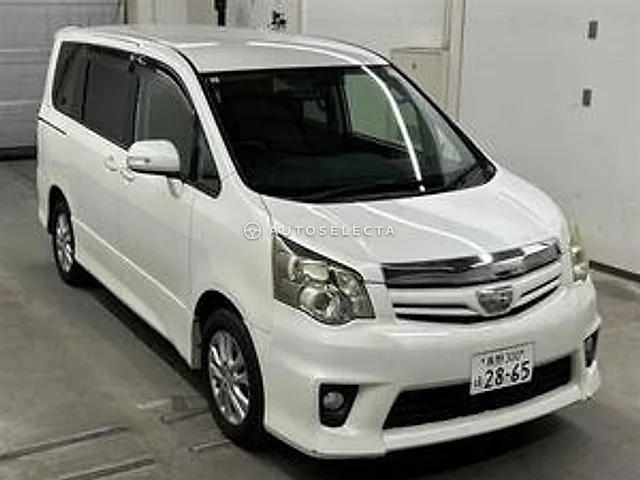 Toyota Noah 2010, auction grade 3.5