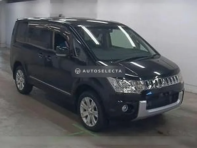 Mitsubishi Delica D:5 2017, auction grade 3.5