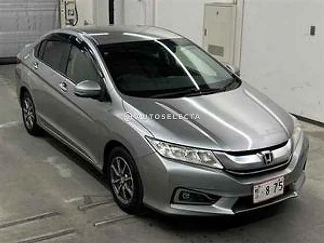 Honda Grace 2015, auction grade 4