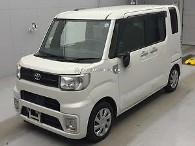 Toyota Pixis Mega 2017, auction grade R